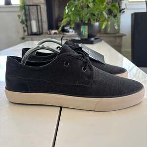 NEW Andrew Marc Men's Bergen Canvas Lace Up Casual Sneakers Size 9